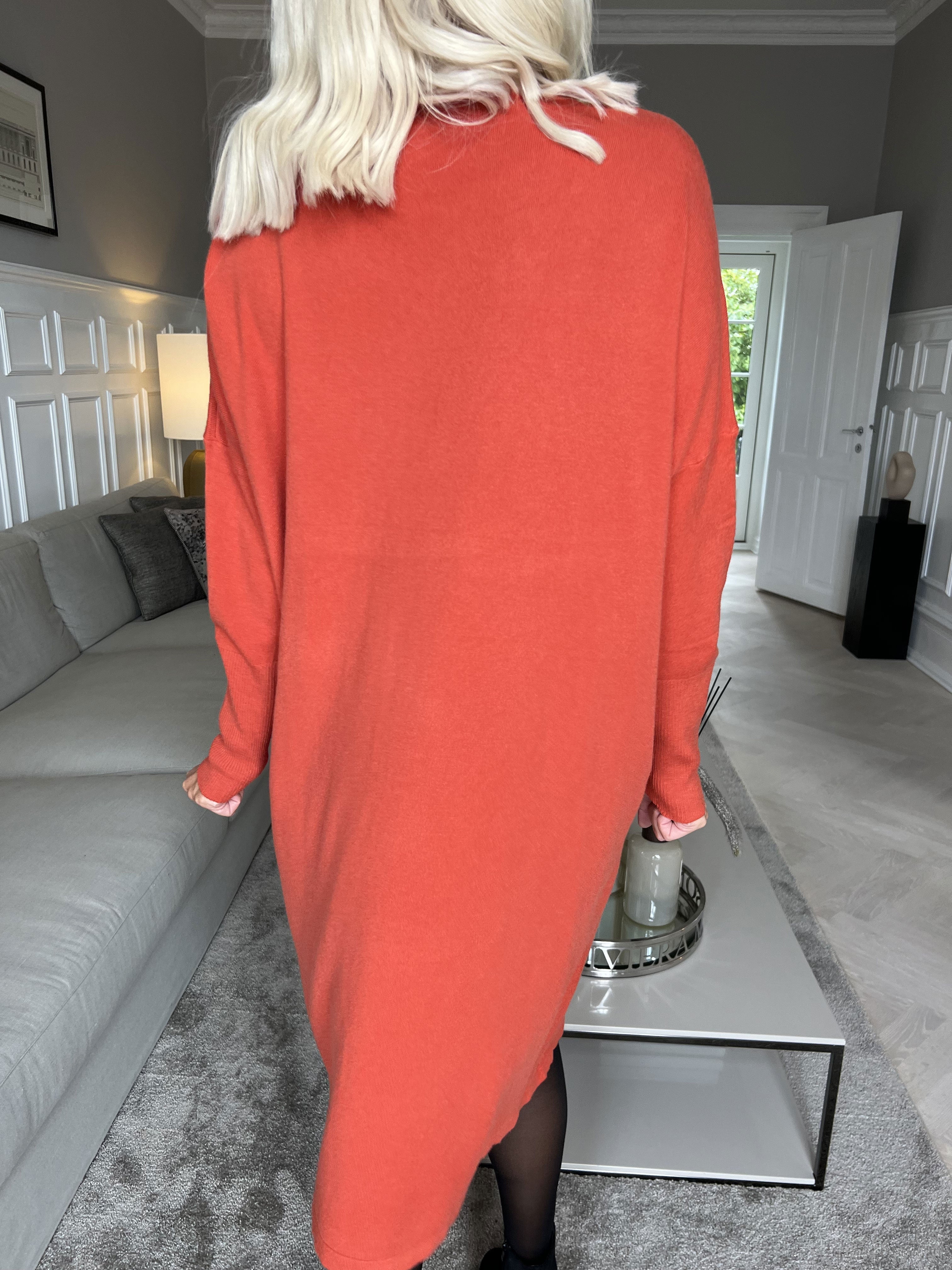 Luna - Mjuk stickad plus size klänning med strass